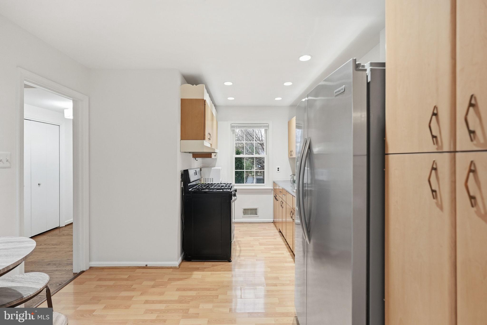 WOODLEY GARDENS COOP - Residential