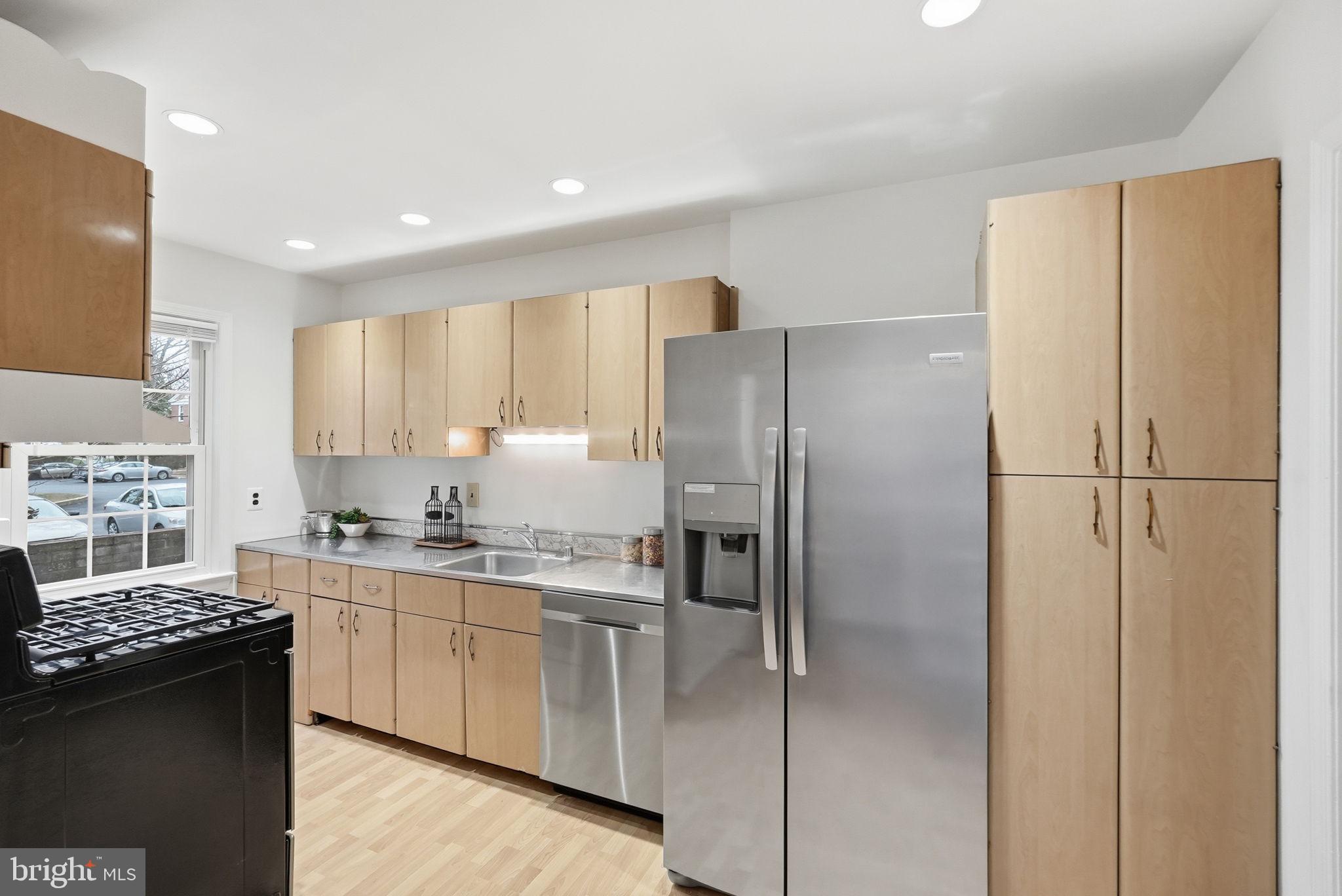 WOODLEY GARDENS COOP - Residential