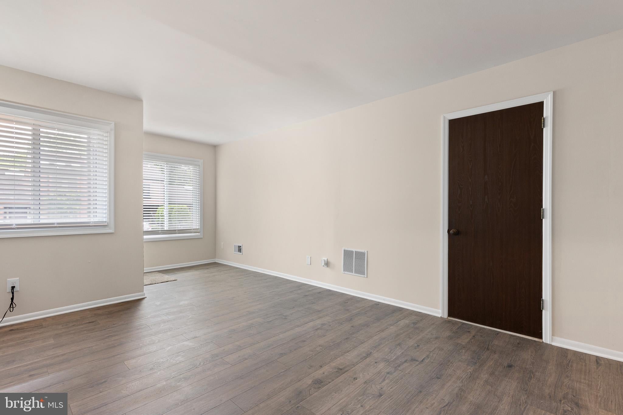 5516 DORAL DRIVE