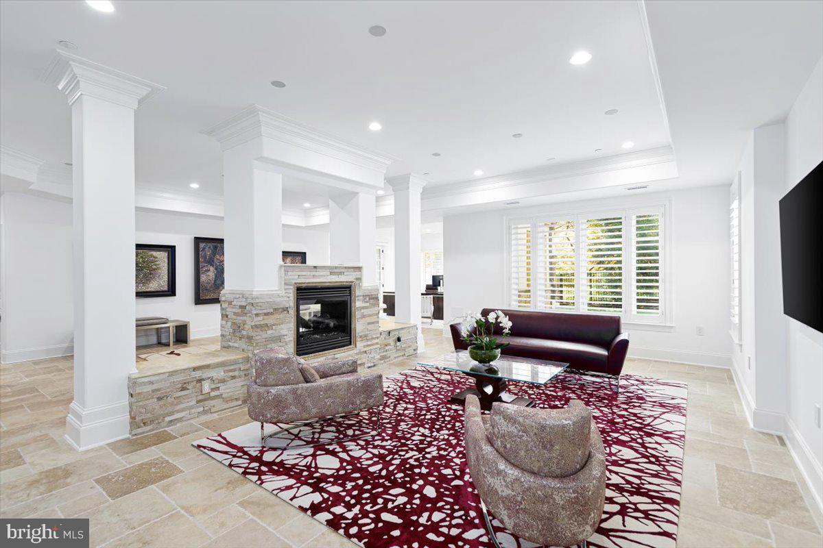 BRADLEY HILLS GROVE - Residential