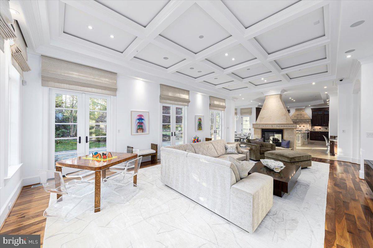 BRADLEY HILLS GROVE - Residential