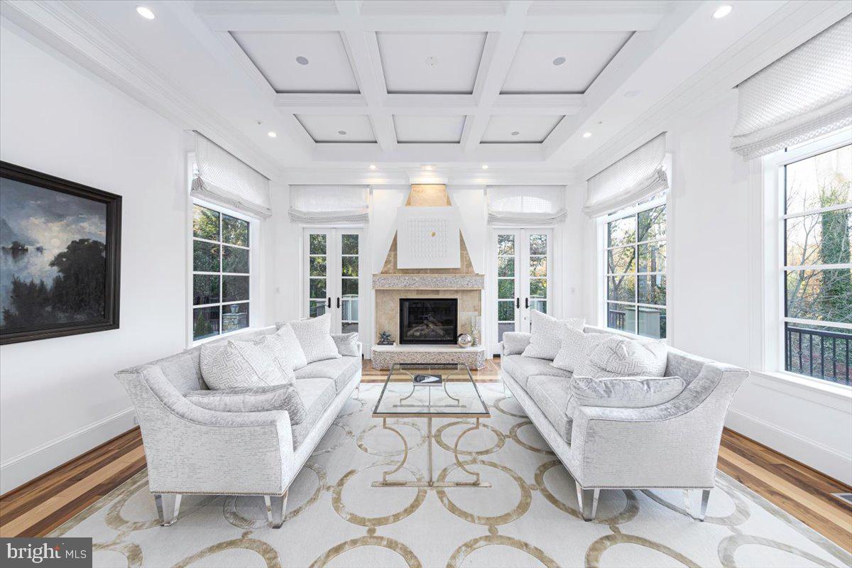 BRADLEY HILLS GROVE - Residential