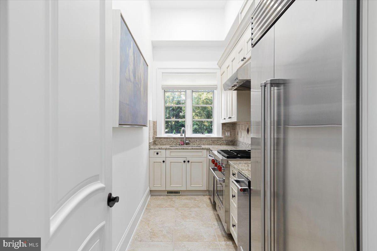 BRADLEY HILLS GROVE - Residential