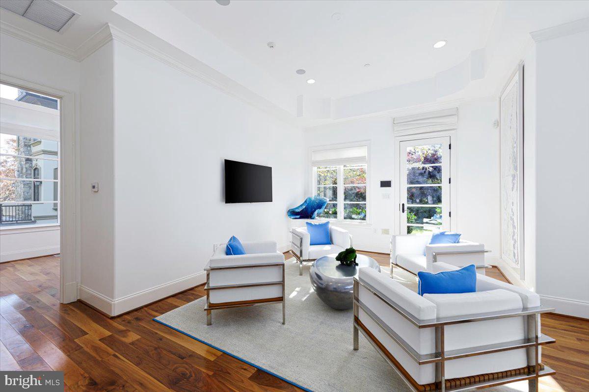 BRADLEY HILLS GROVE - Residential