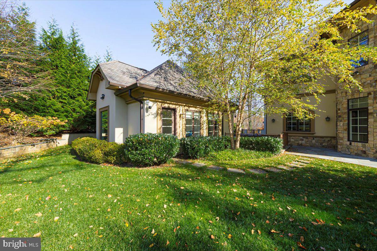 BRADLEY HILLS GROVE - Residential