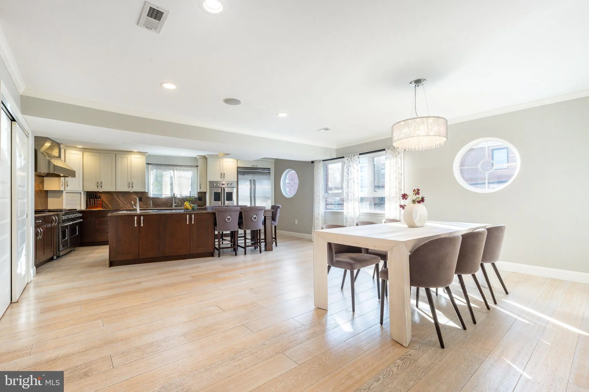 Philadelphia, Pennsylvania 19123, United States, 3 Bedrooms Bedrooms, ,4 BathroomsBathrooms,Residential,Active,238458