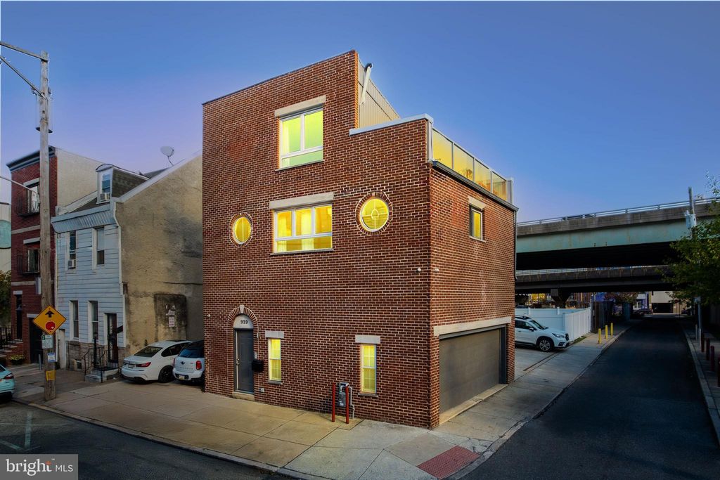 Photo of 939 New Market Street, PHILADELPHIA, PA 19123 (MLS # PAPH2553980)