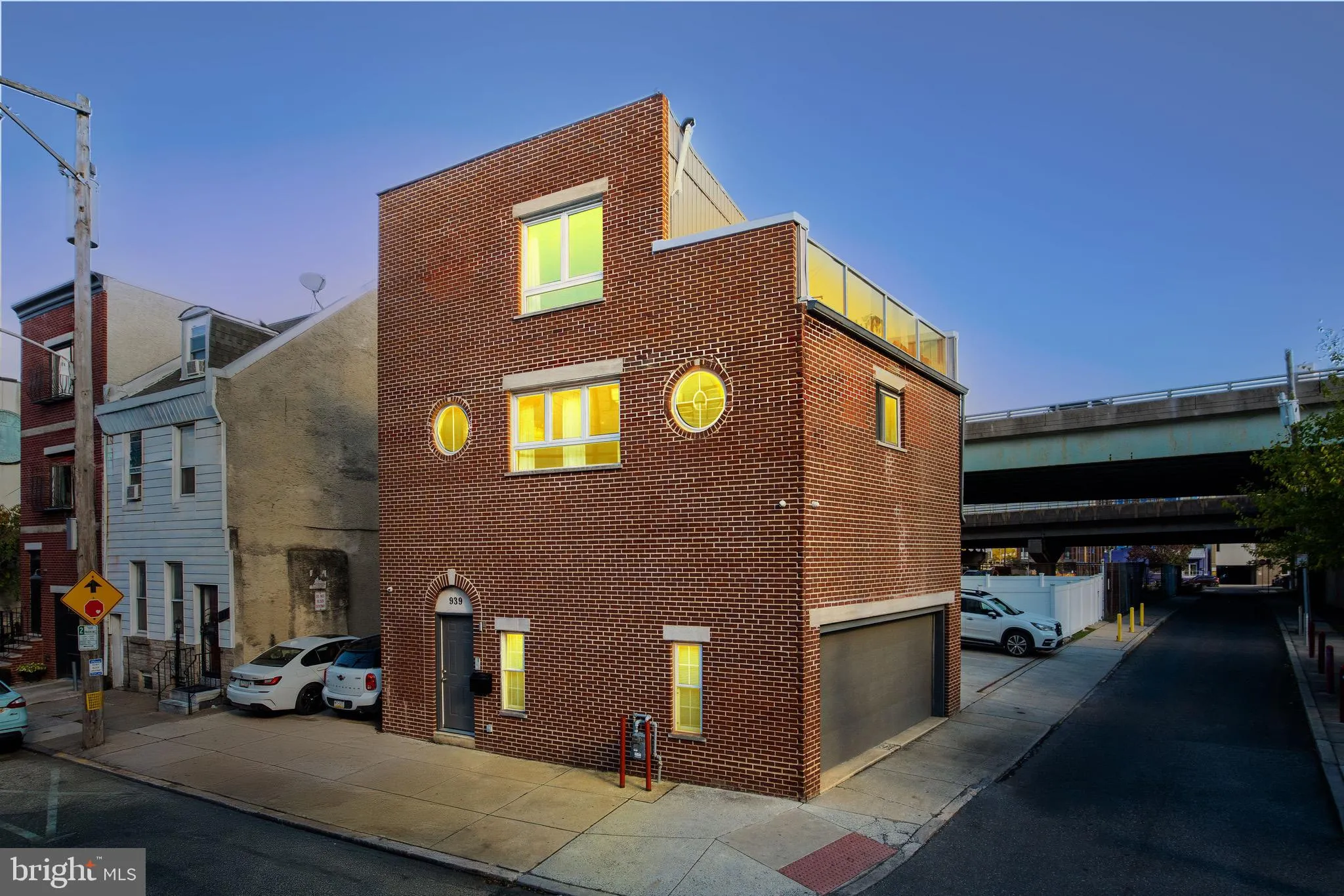 Philadelphia, Pennsylvania 19123, United States, 3 Bedrooms Bedrooms, ,4 BathroomsBathrooms,Residential,Active,238458