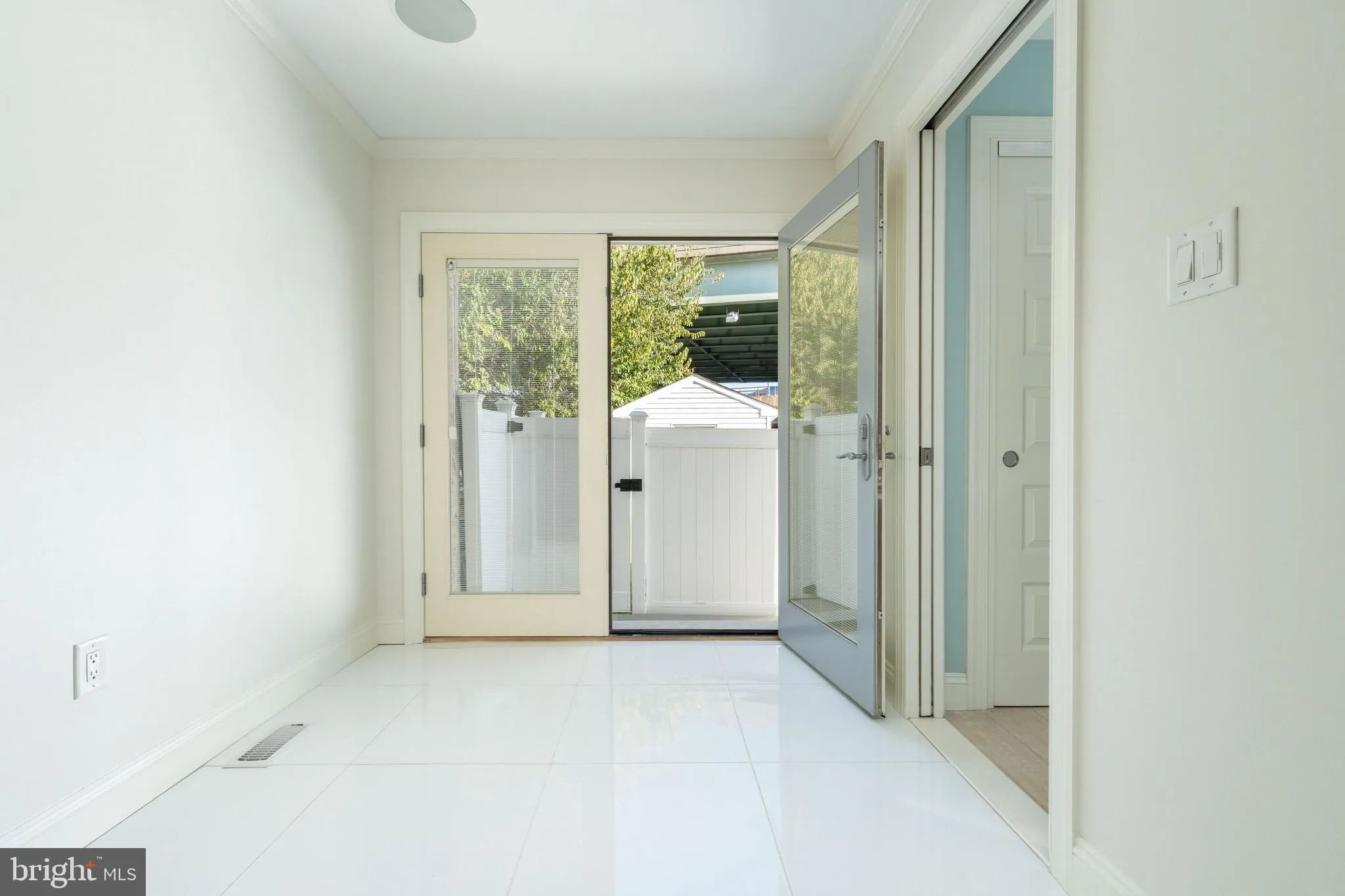 Philadelphia, Pennsylvania 19123, United States, 3 Bedrooms Bedrooms, ,4 BathroomsBathrooms,Residential,Active,238458