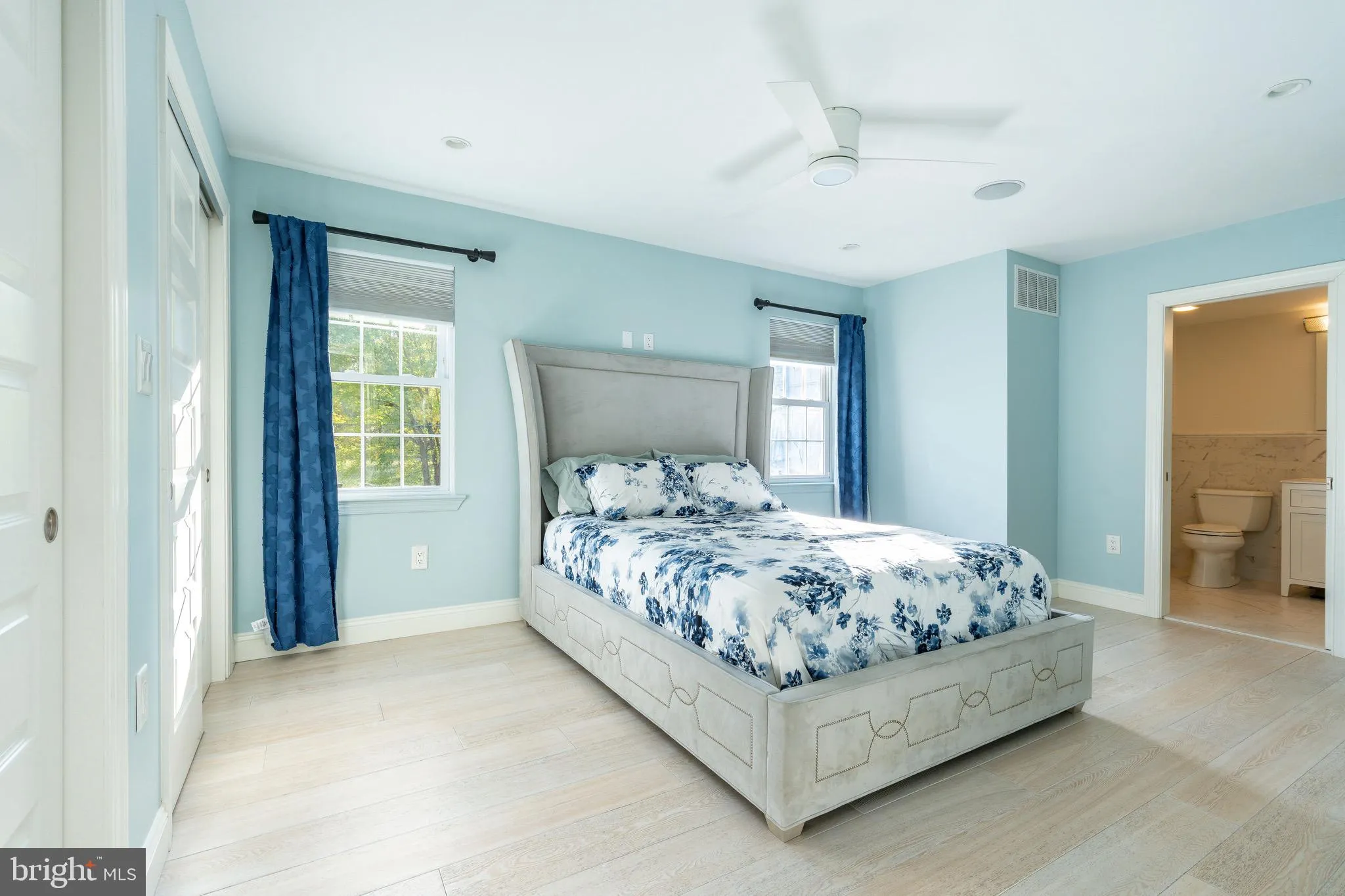 Philadelphia, Pennsylvania 19123, United States, 3 Bedrooms Bedrooms, ,4 BathroomsBathrooms,Residential,Active,238458