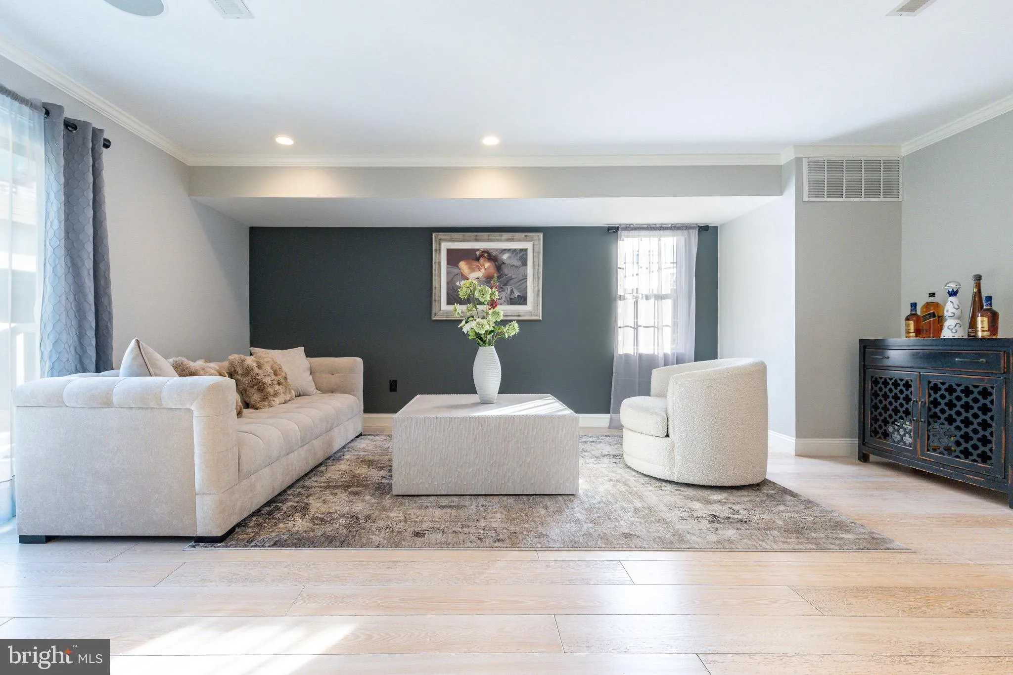 Philadelphia, Pennsylvania 19123, United States, 3 Bedrooms Bedrooms, ,4 BathroomsBathrooms,Residential,Active,238458