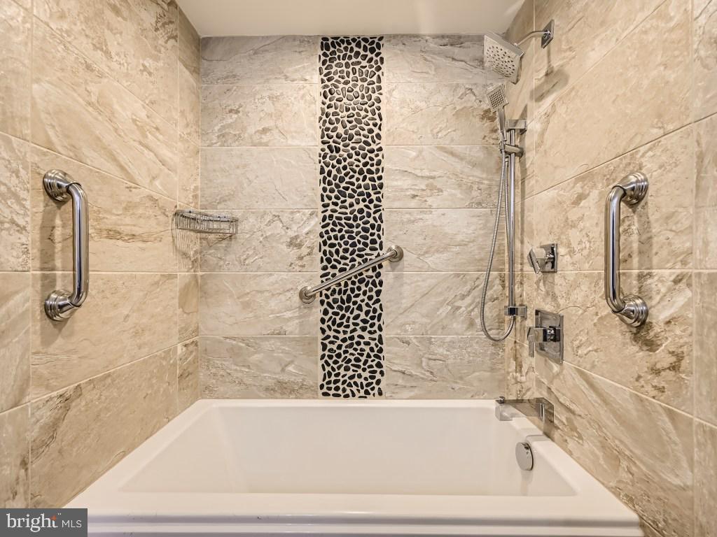 INNER HARBOR - Residential Lease