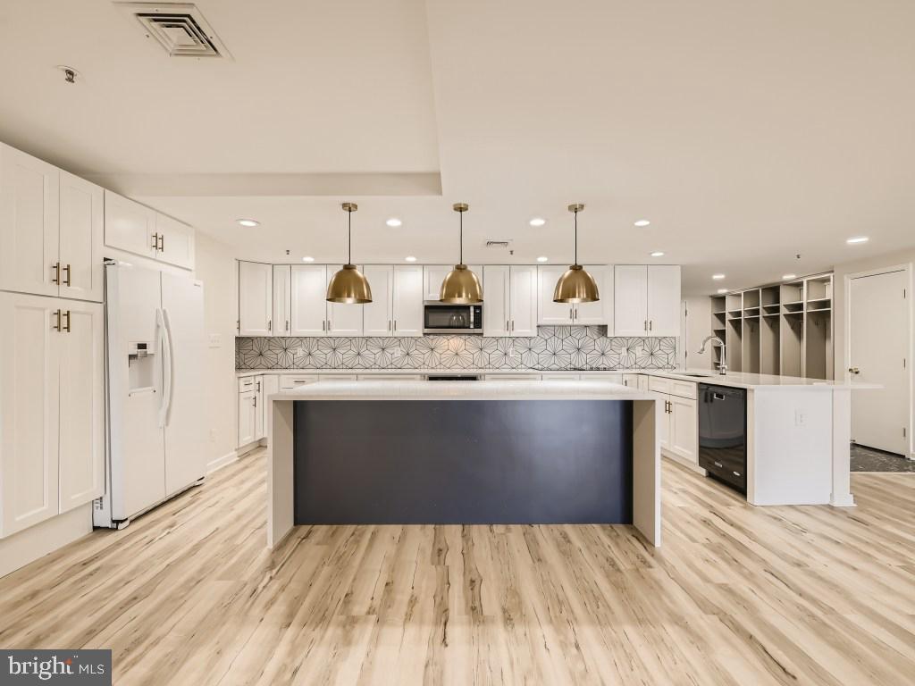 INNER HARBOR - Residential Lease