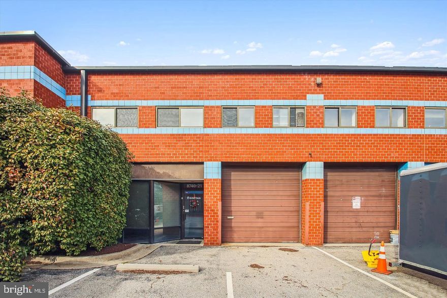 GARAGE NOT INCLUDED - Discover this expansive commercial suite for your business needs. Suitable for a range of businesses: Healthcare Agencies, Medical/Dental, Accounting, Consulting, Tax Preparation, Financial, Engineering, Insurance, Architects, Advisory, Legal, Real Estate, Training, Religious, etc. This 1700-square-foot space offers three private offices plus a conference room. Plenty of parking in the shared parking lot. Utilities included; trash removal and cleaning not included.