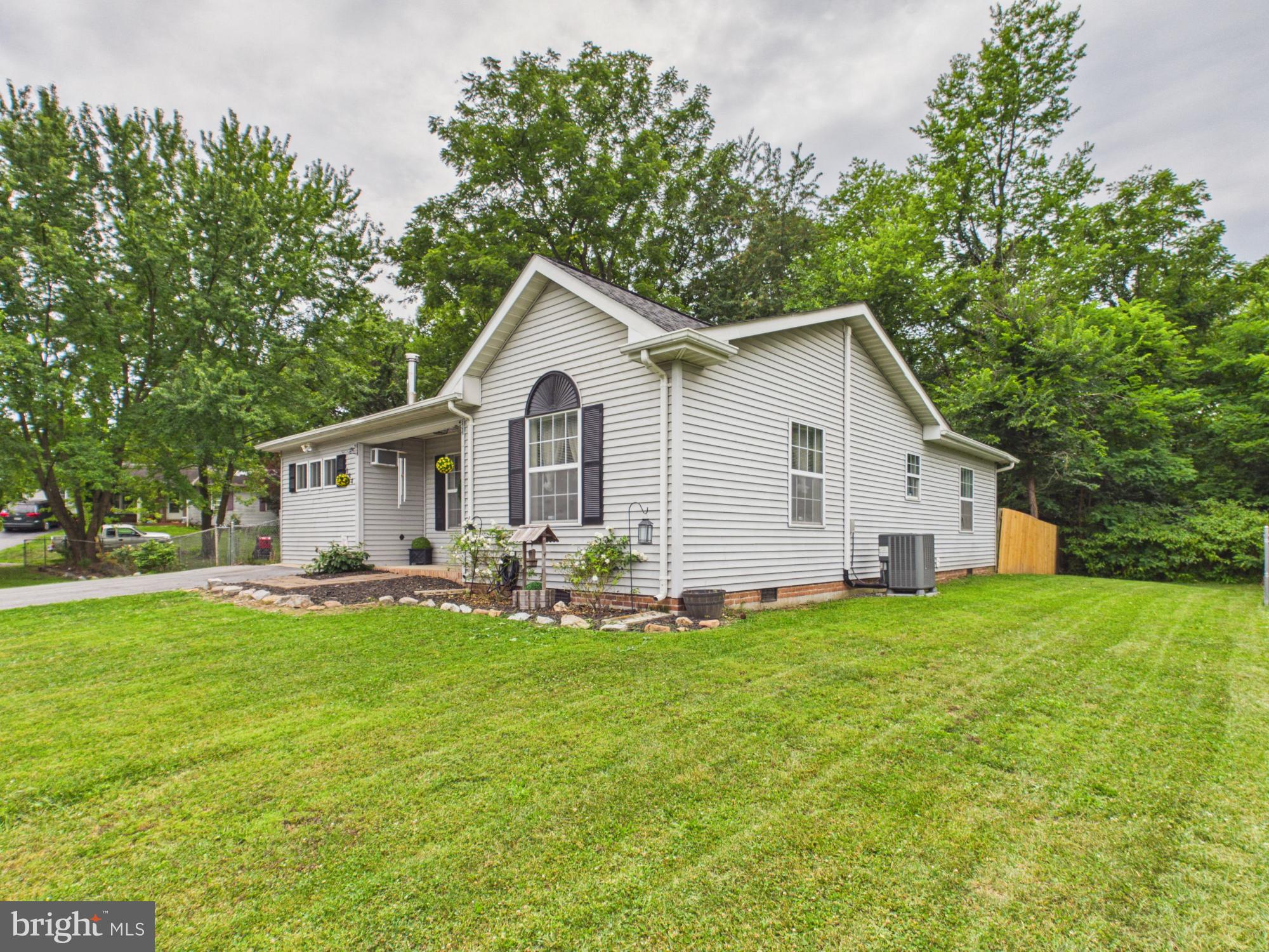 184 DEXTER DRIVE