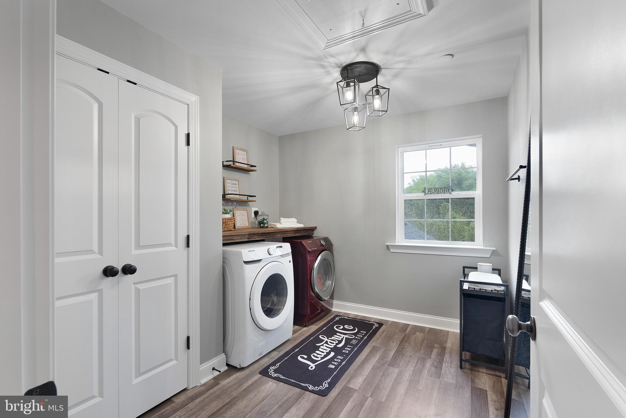 TWIN PONDS - Residential