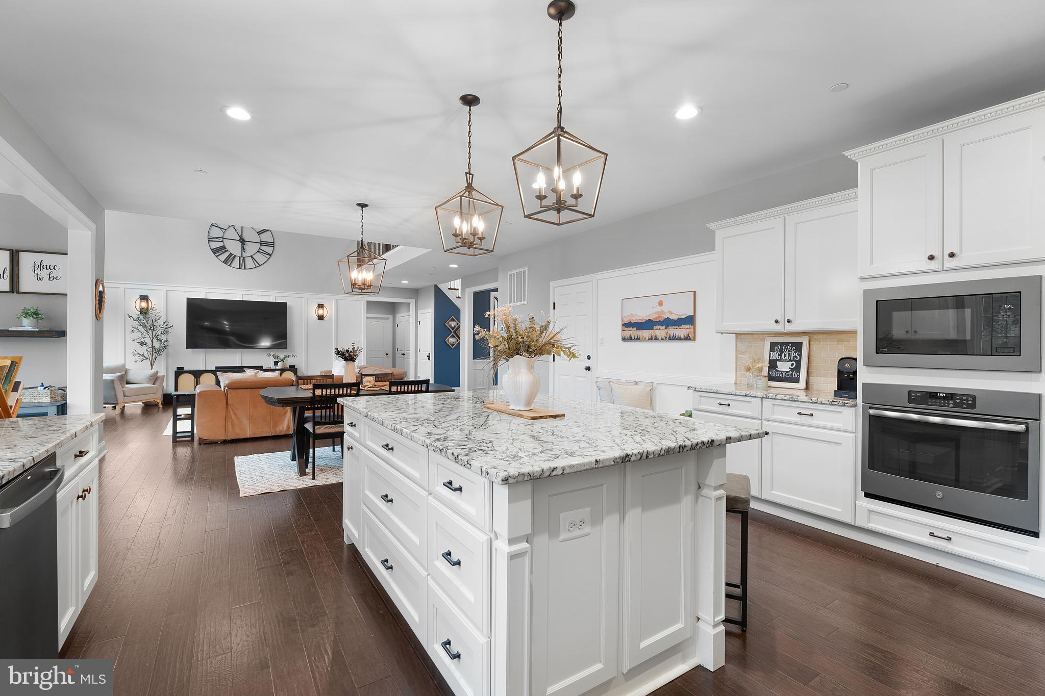 TWIN PONDS - Residential