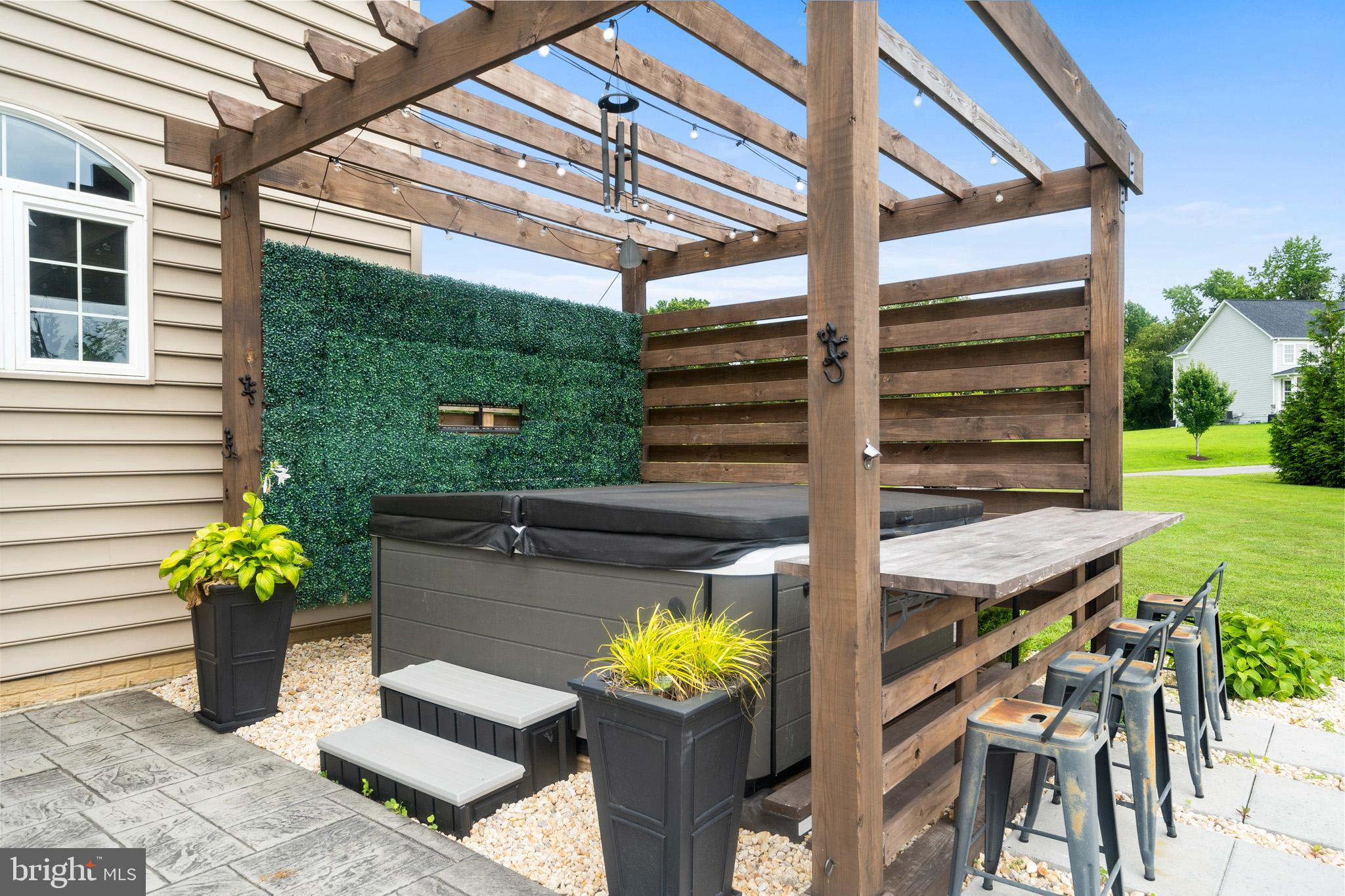 TWIN PONDS - Residential