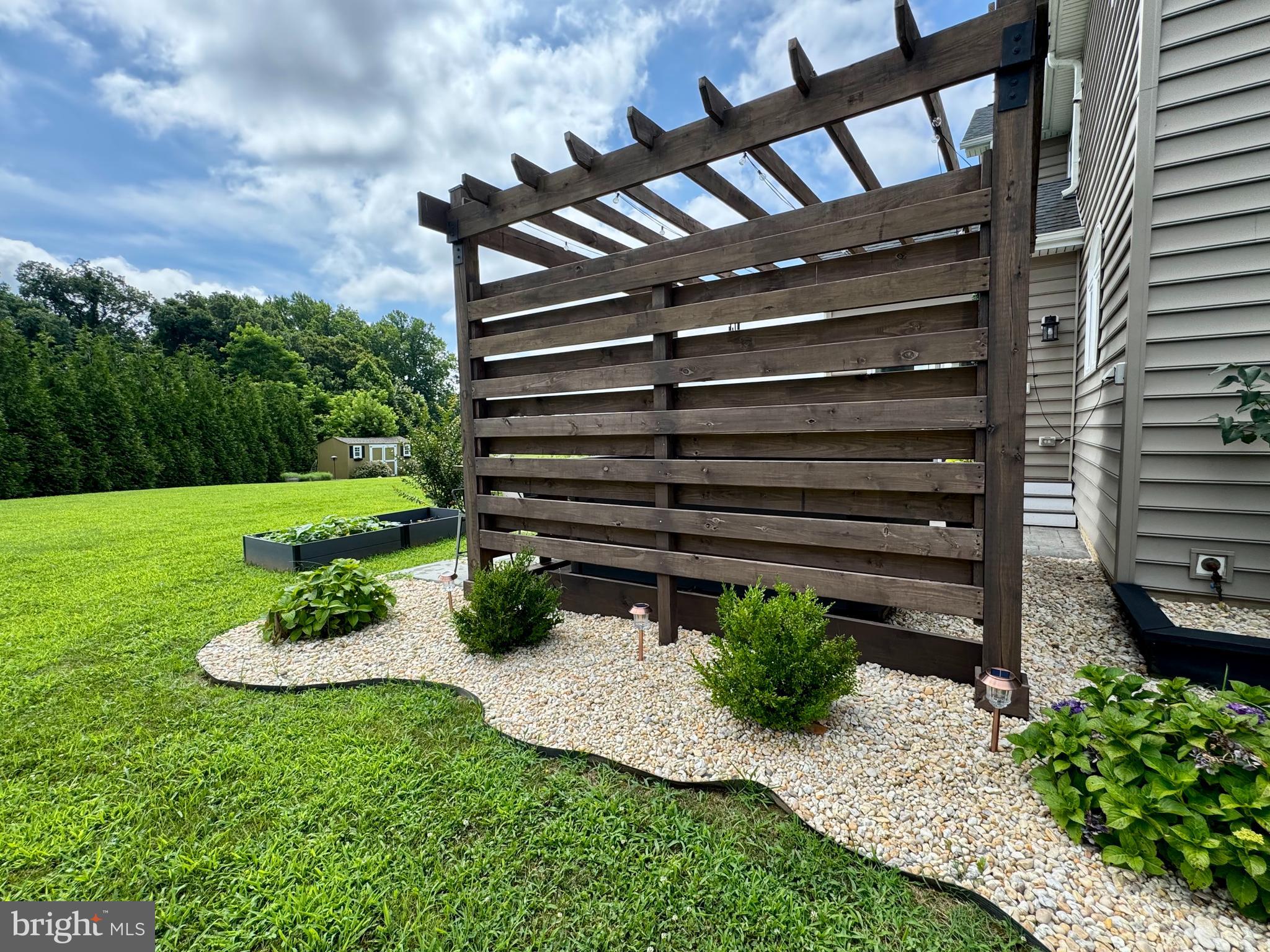 TWIN PONDS - Residential