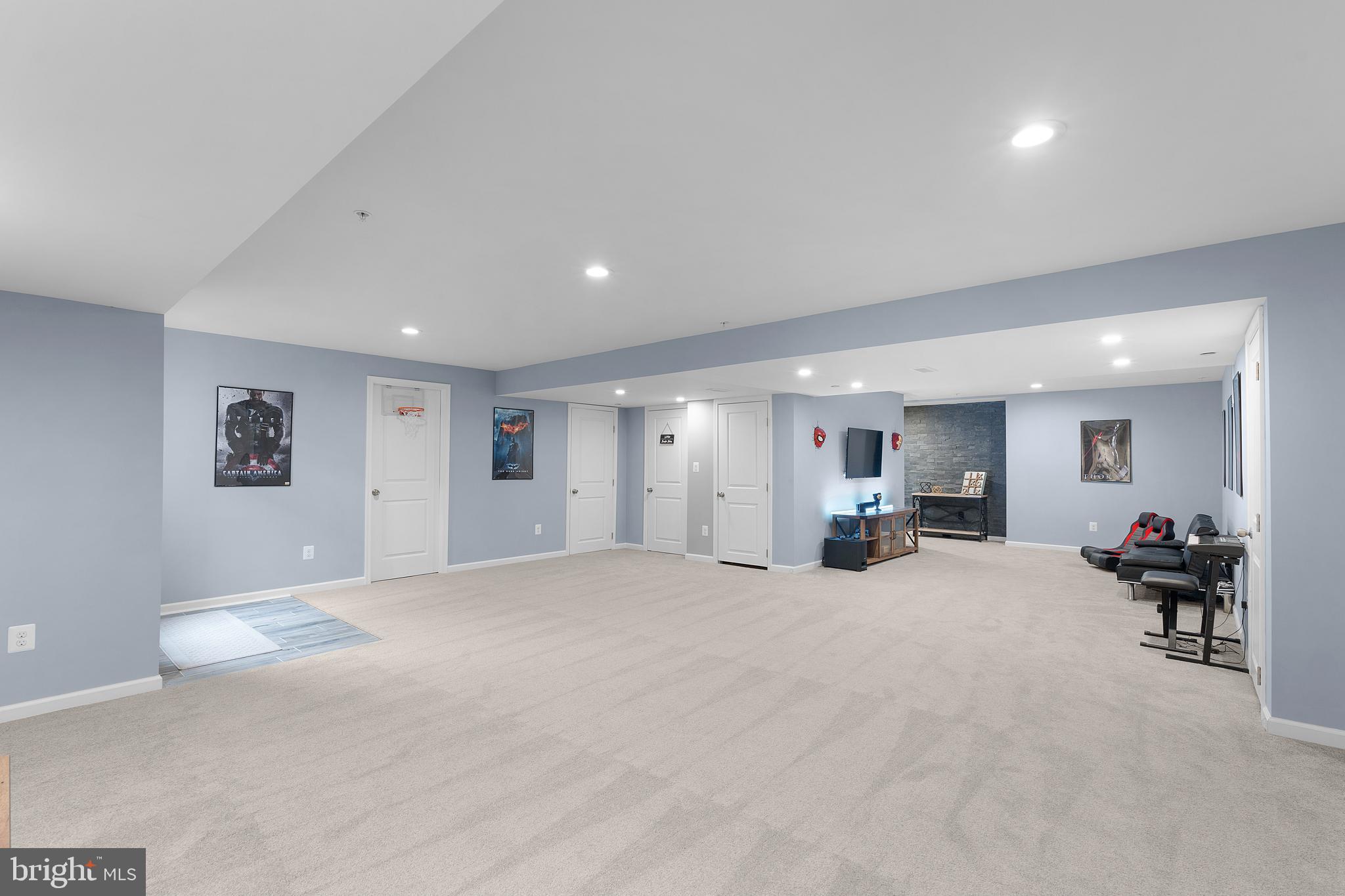 TWIN PONDS - Residential