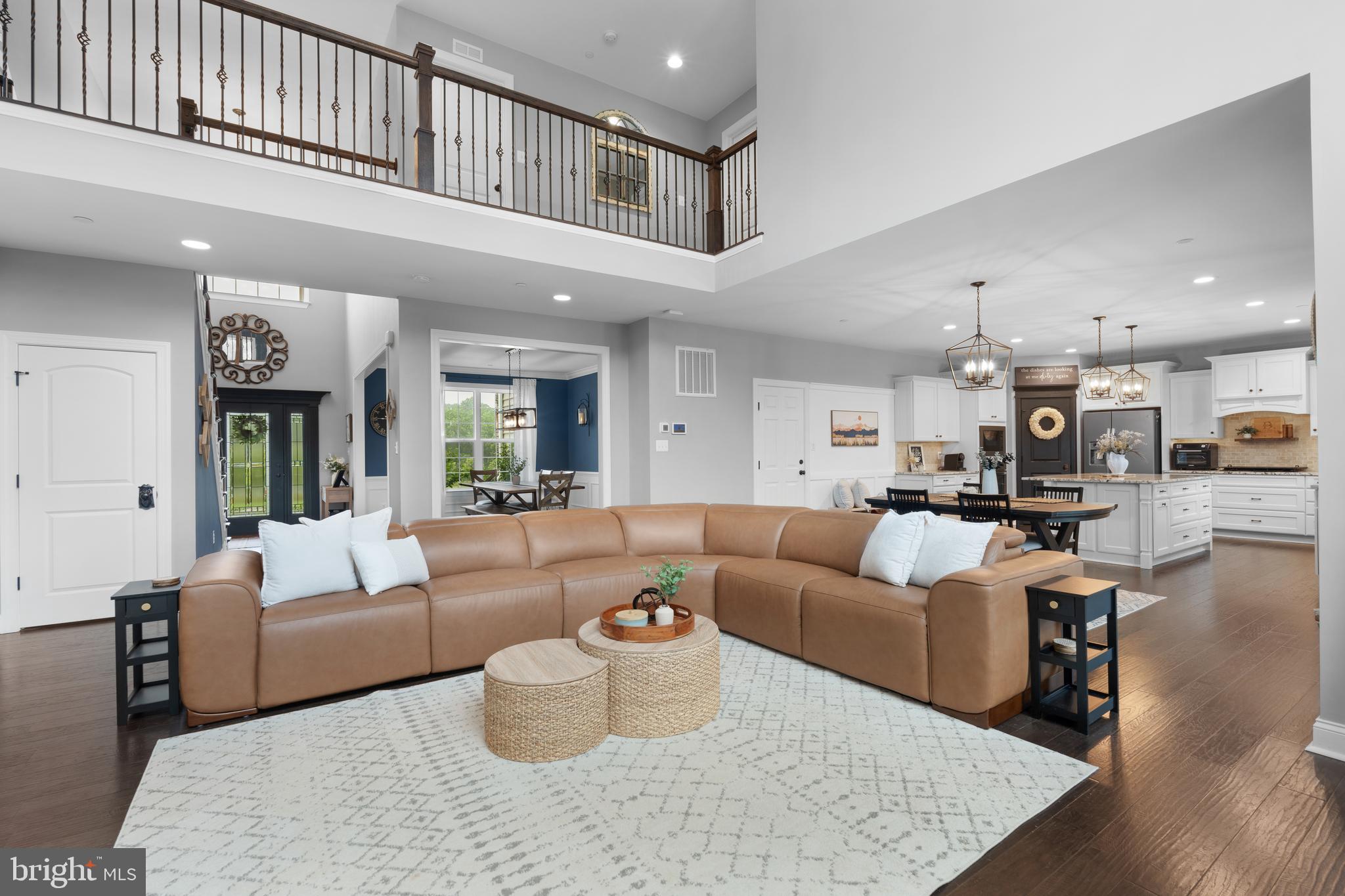 TWIN PONDS - Residential