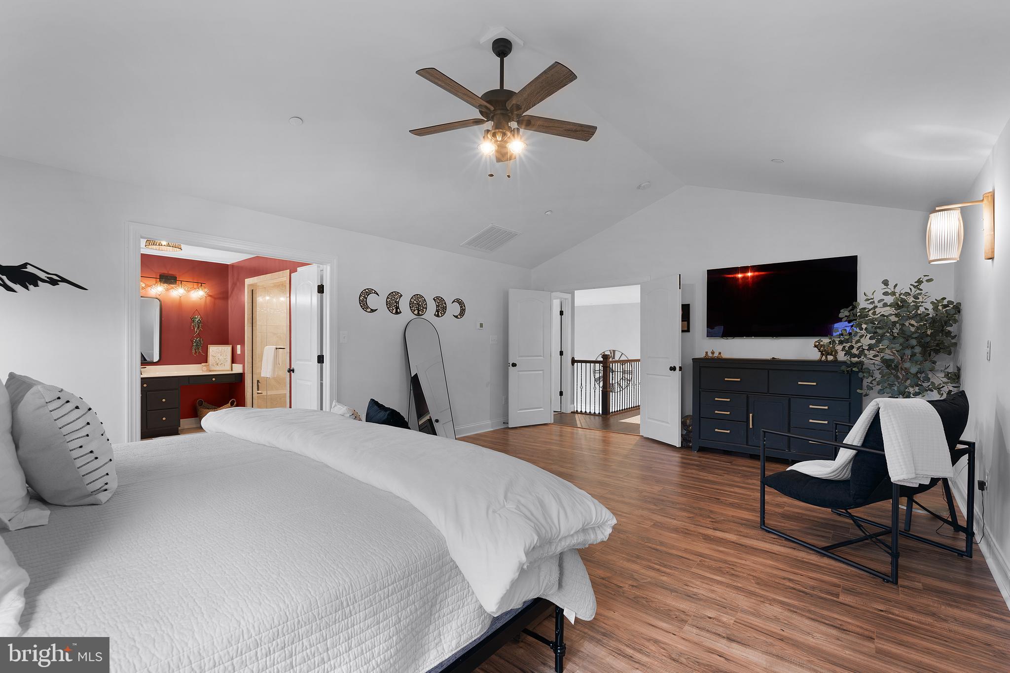 TWIN PONDS - Residential