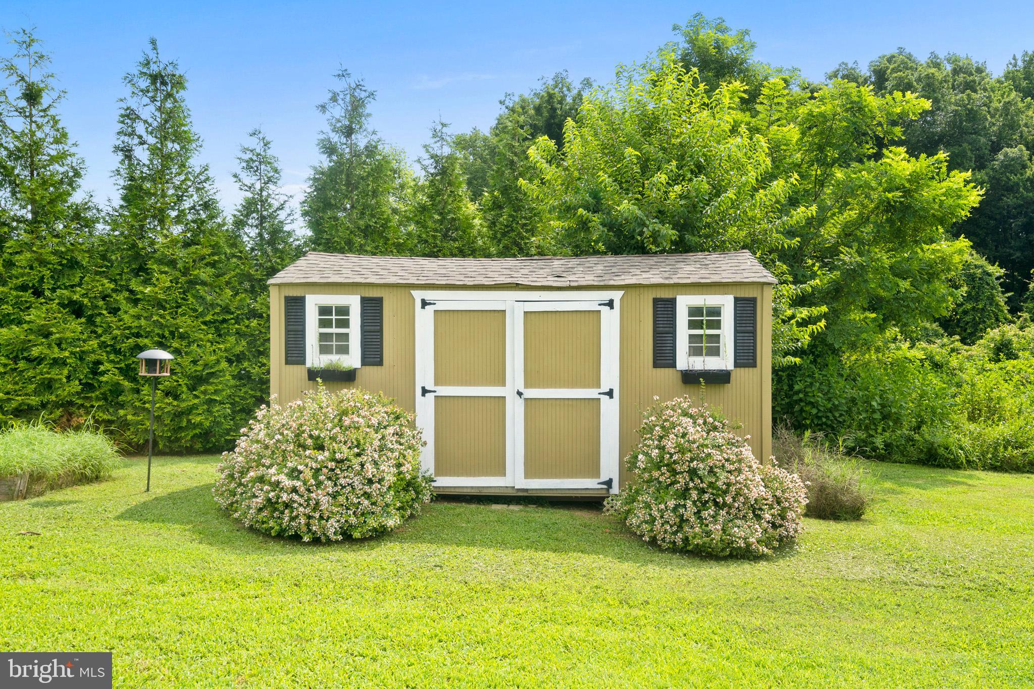 TWIN PONDS - Residential