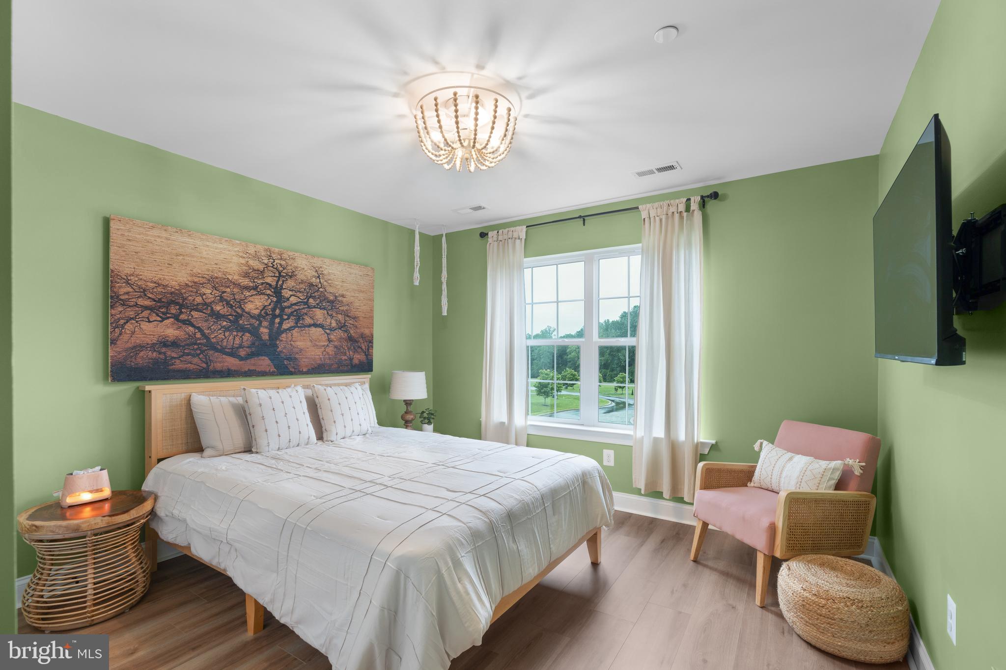 TWIN PONDS - Residential