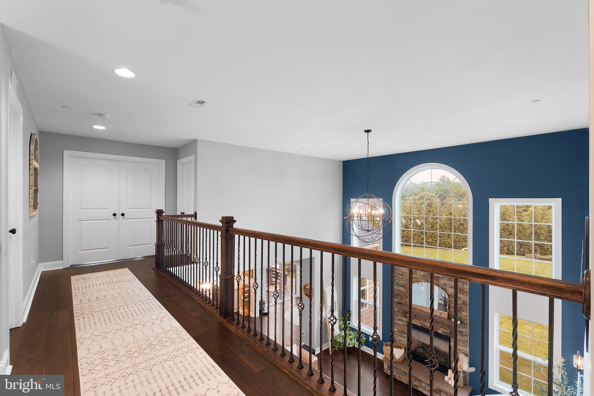 TWIN PONDS - Residential