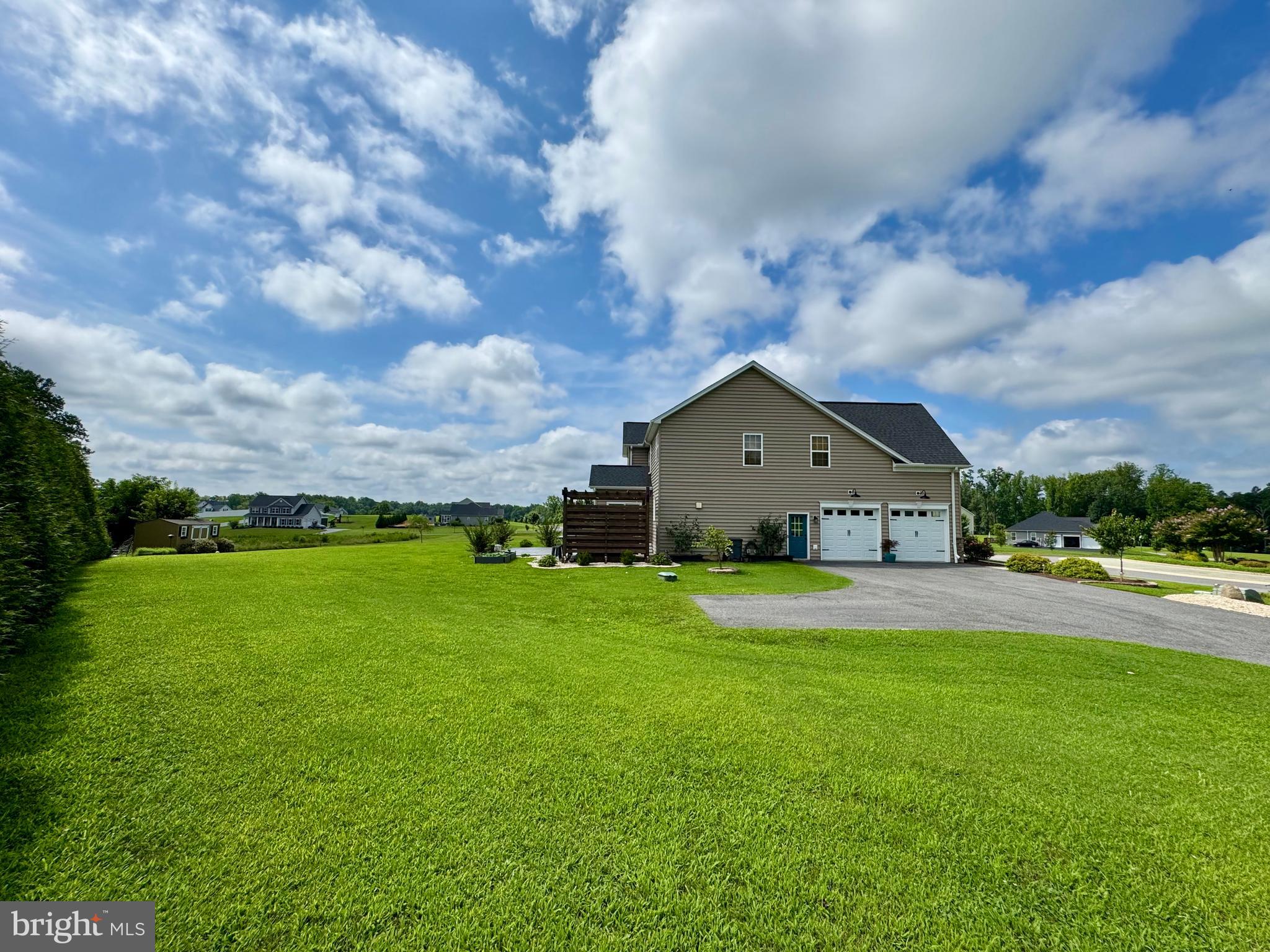 TWIN PONDS - Residential
