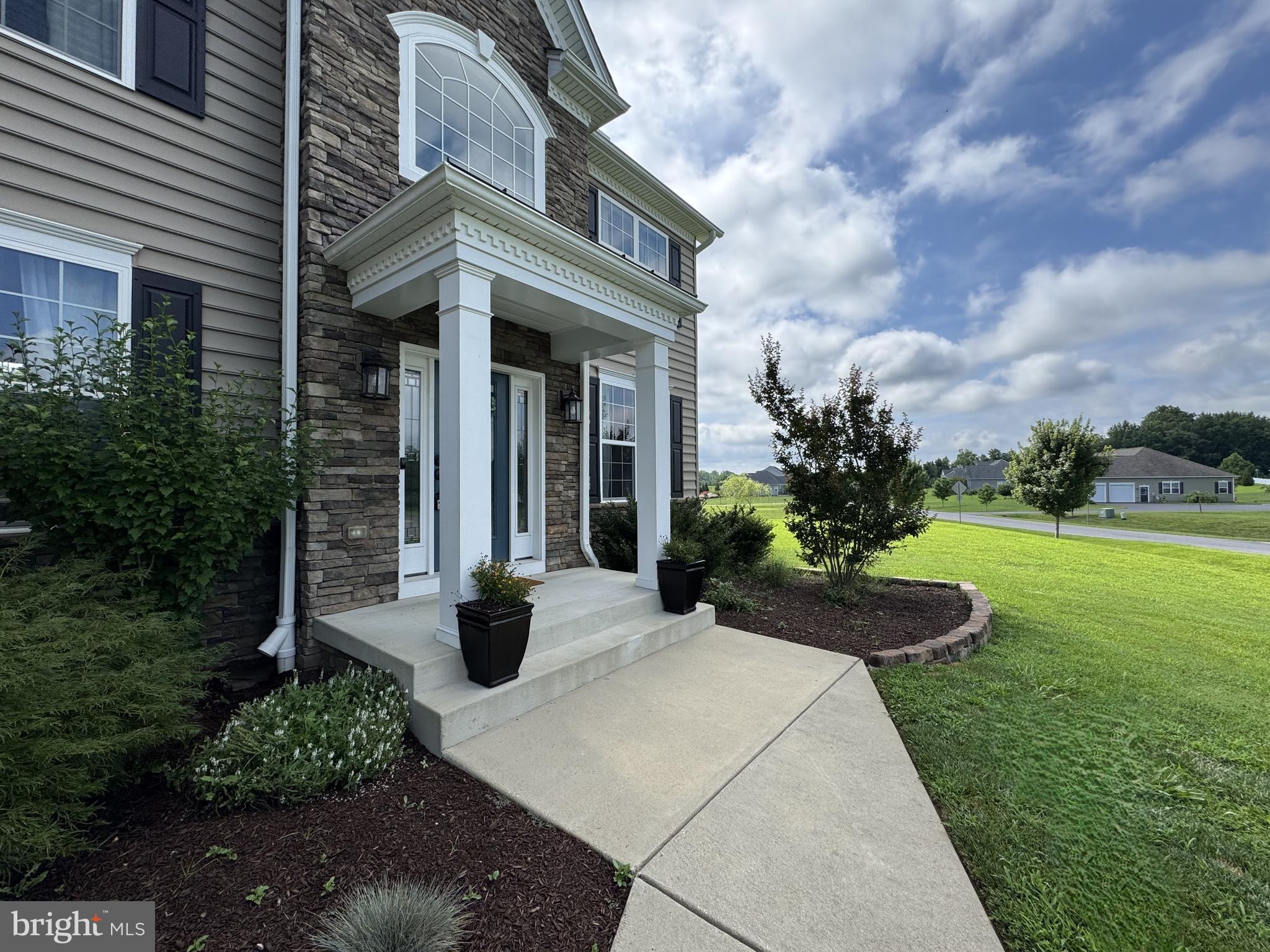 815 SUMMERSWEET COURT