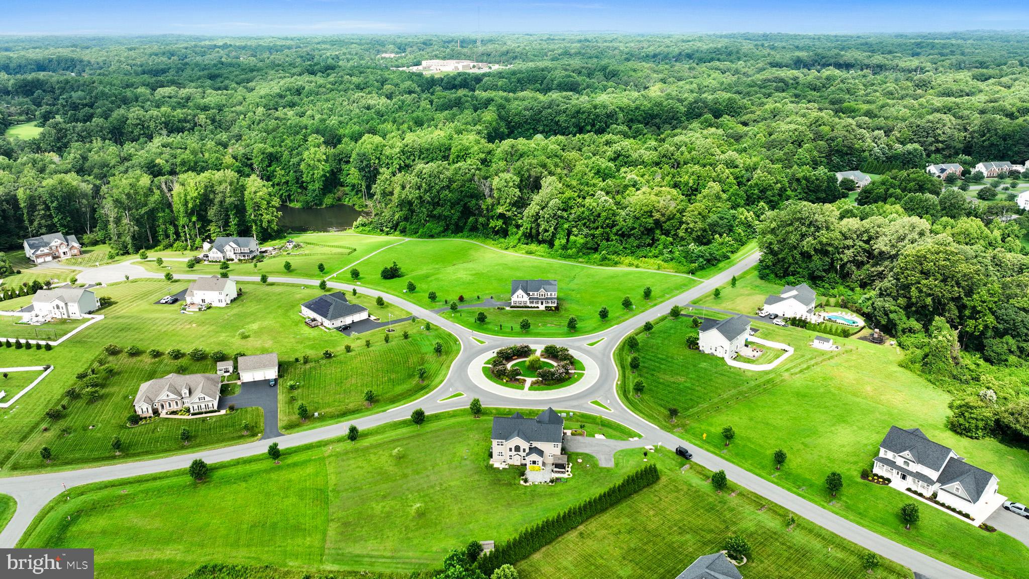 TWIN PONDS - Residential