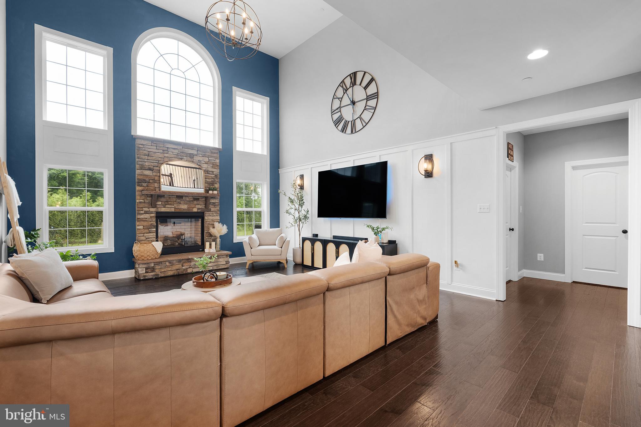 TWIN PONDS - Residential