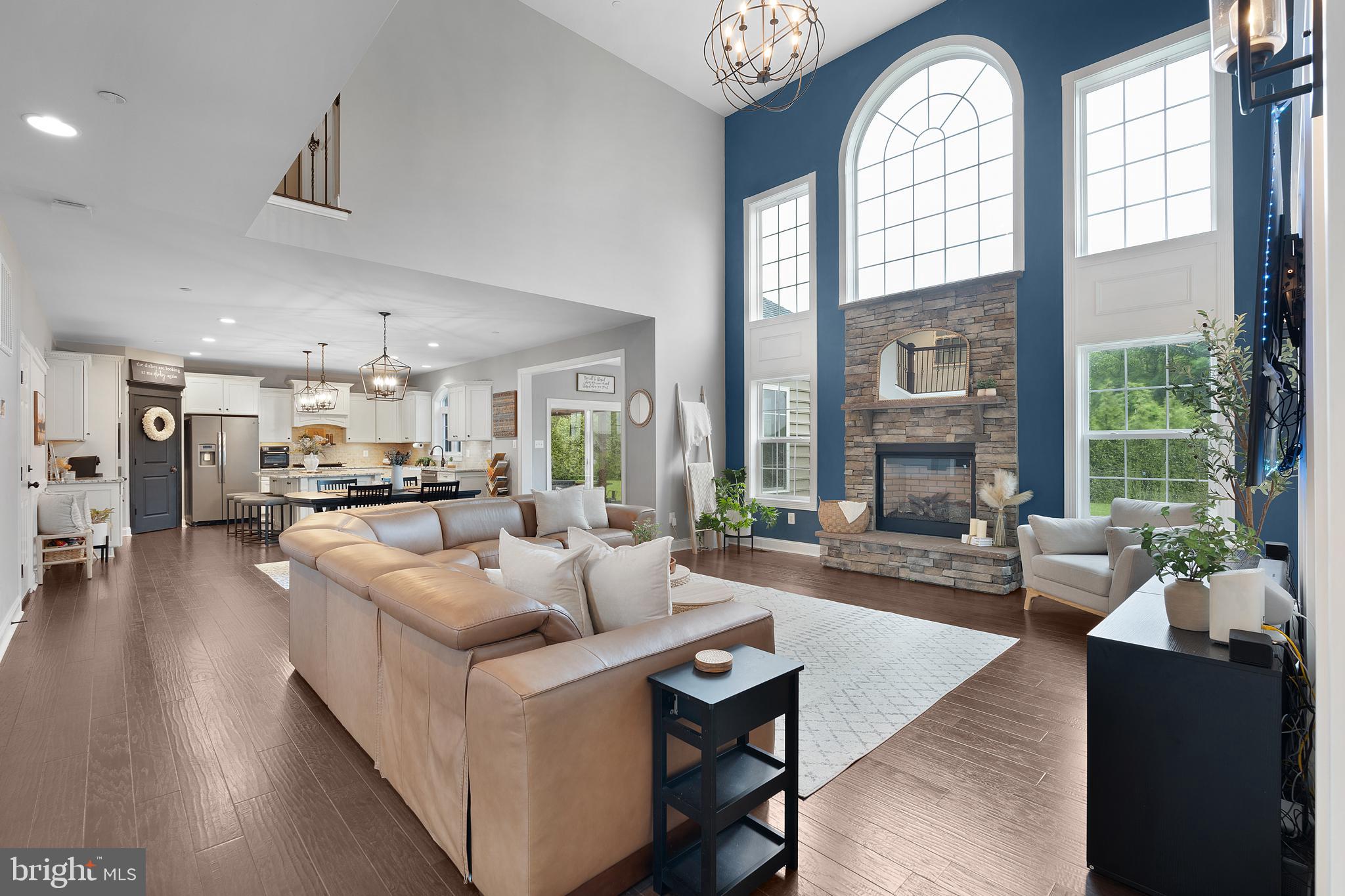 TWIN PONDS - Residential