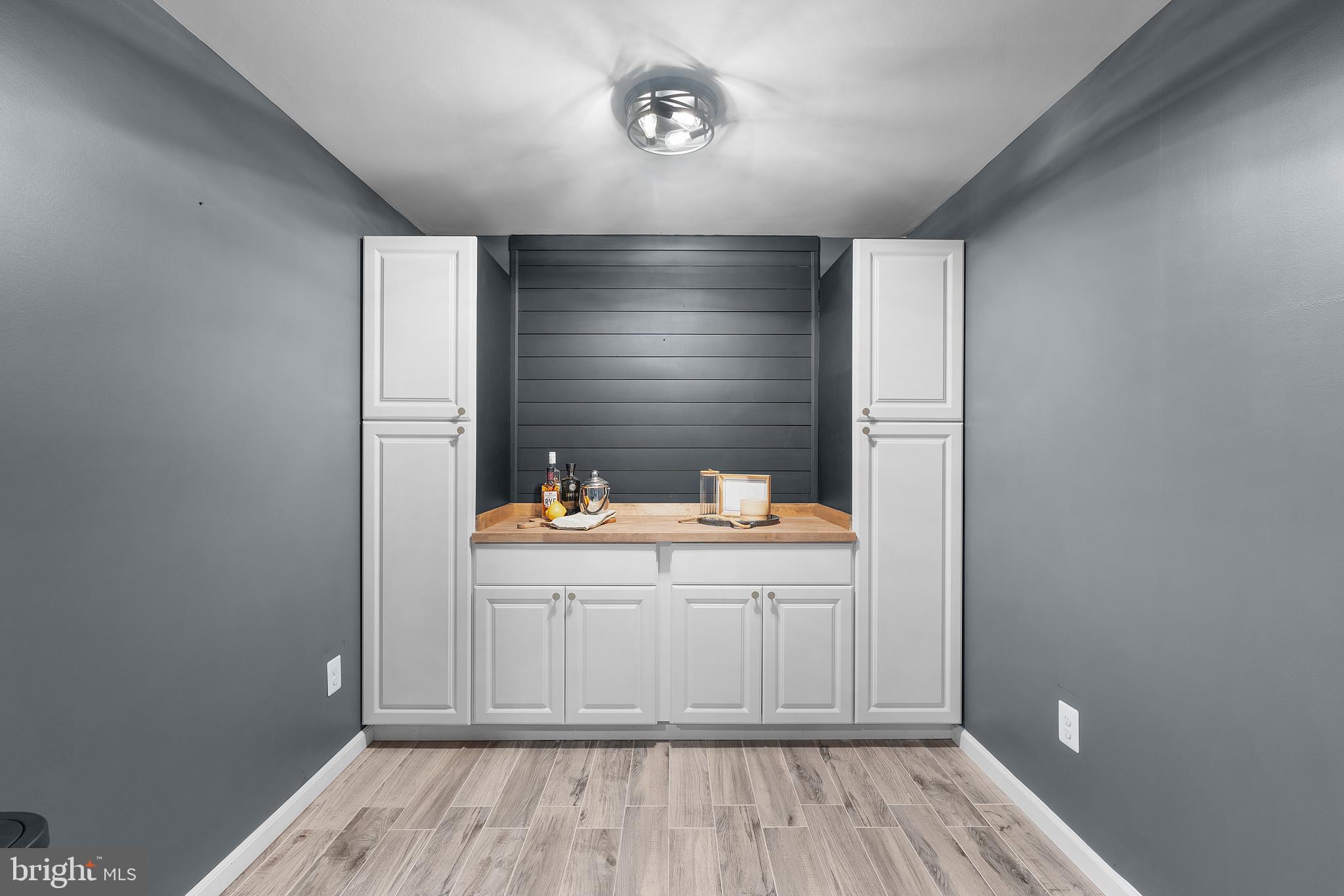 TWIN PONDS - Residential