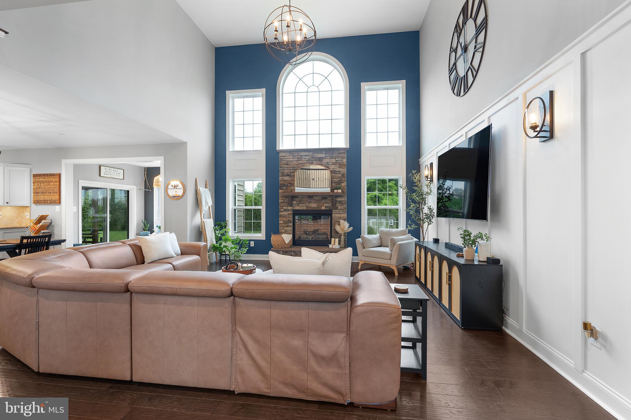 TWIN PONDS - Residential