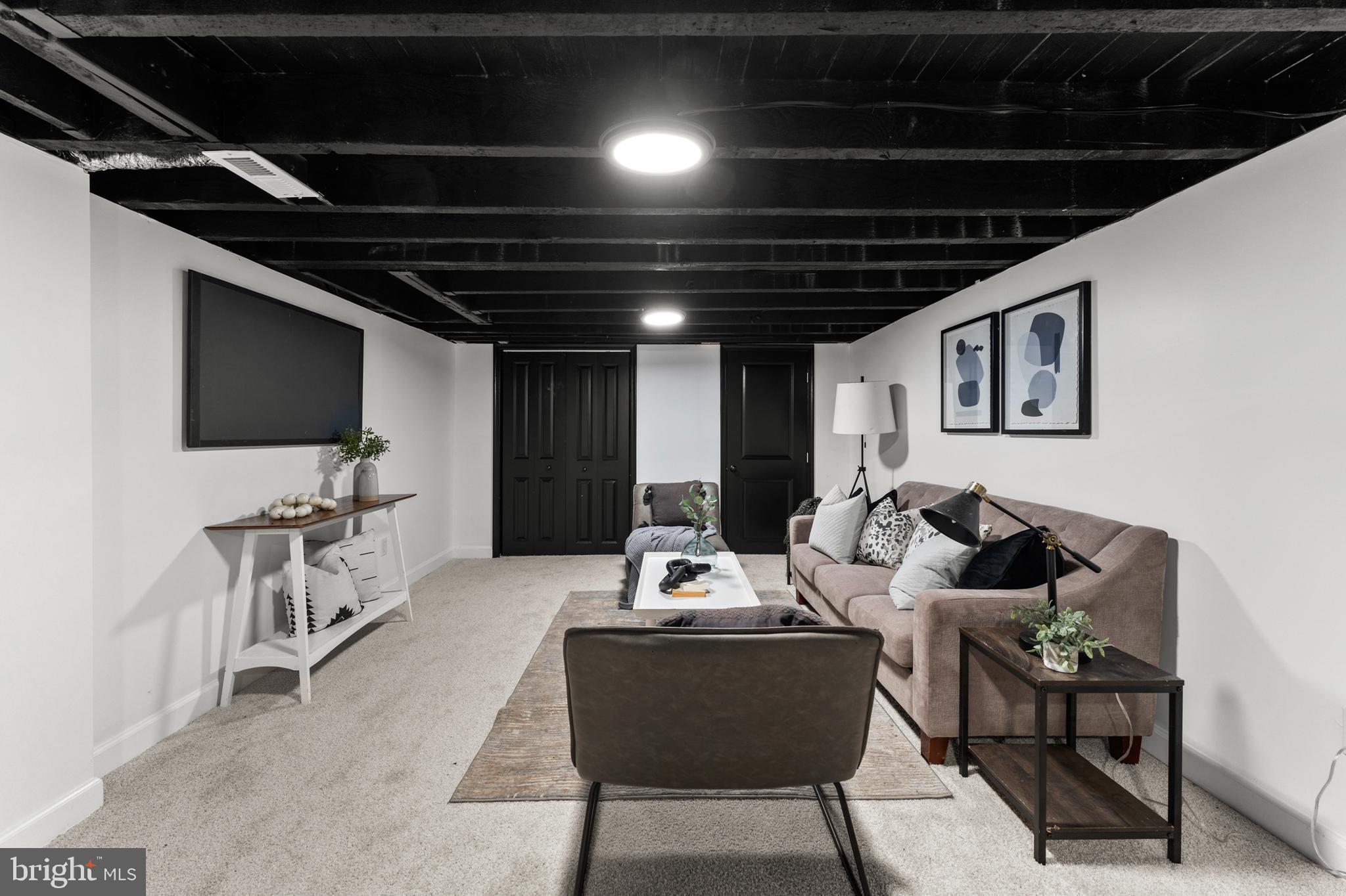 BROADWAY EAST - Residential