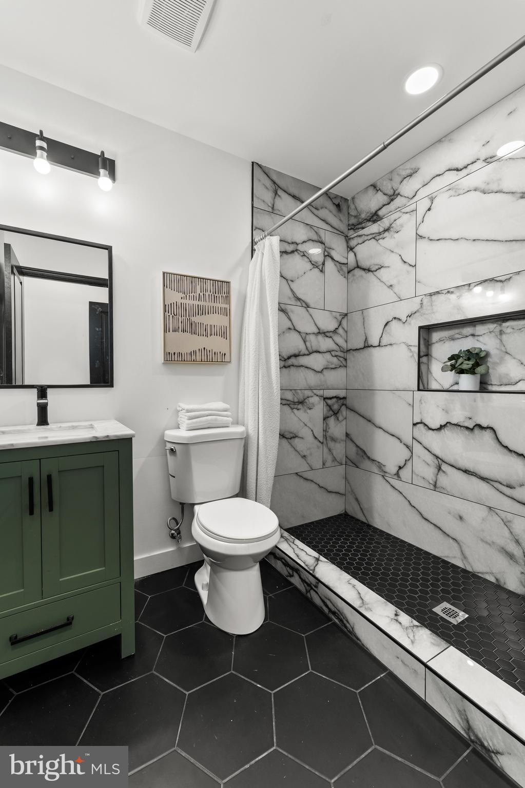 BROADWAY EAST - Residential