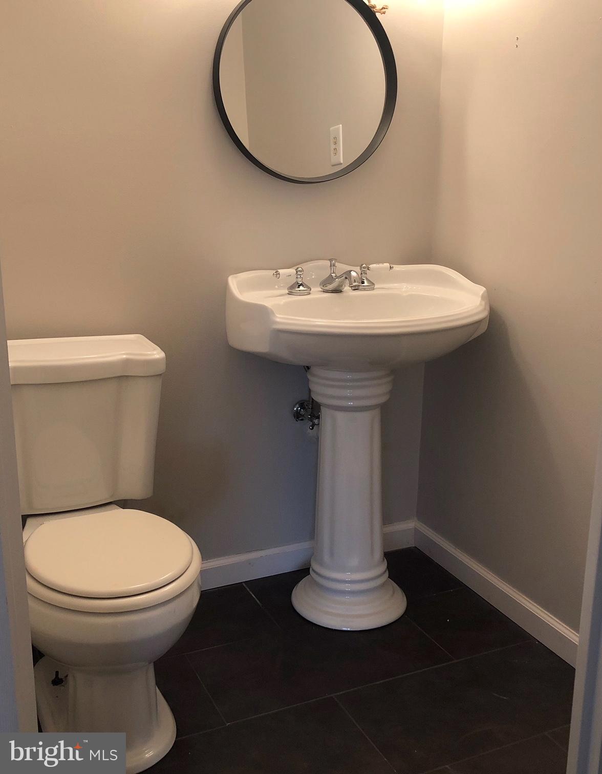 SPRING KNOLL - Residential