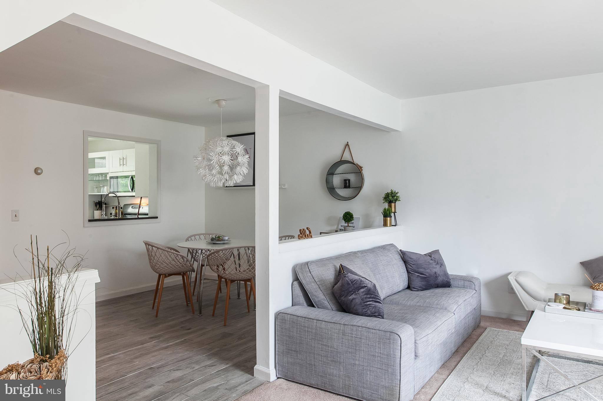 SPRING KNOLL - Residential