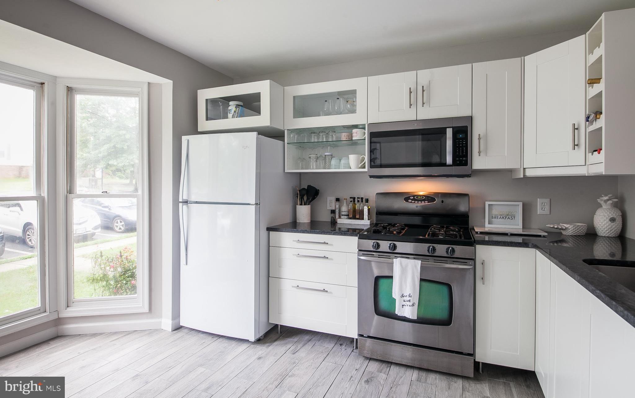 SPRING KNOLL - Residential