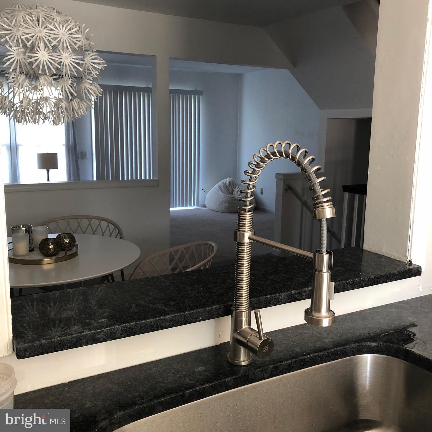 SPRING KNOLL - Residential