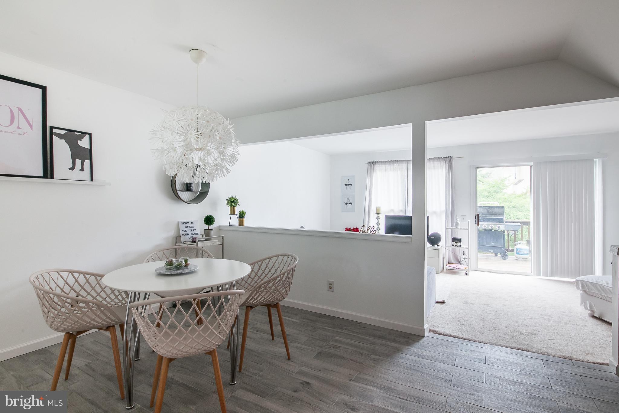 SPRING KNOLL - Residential