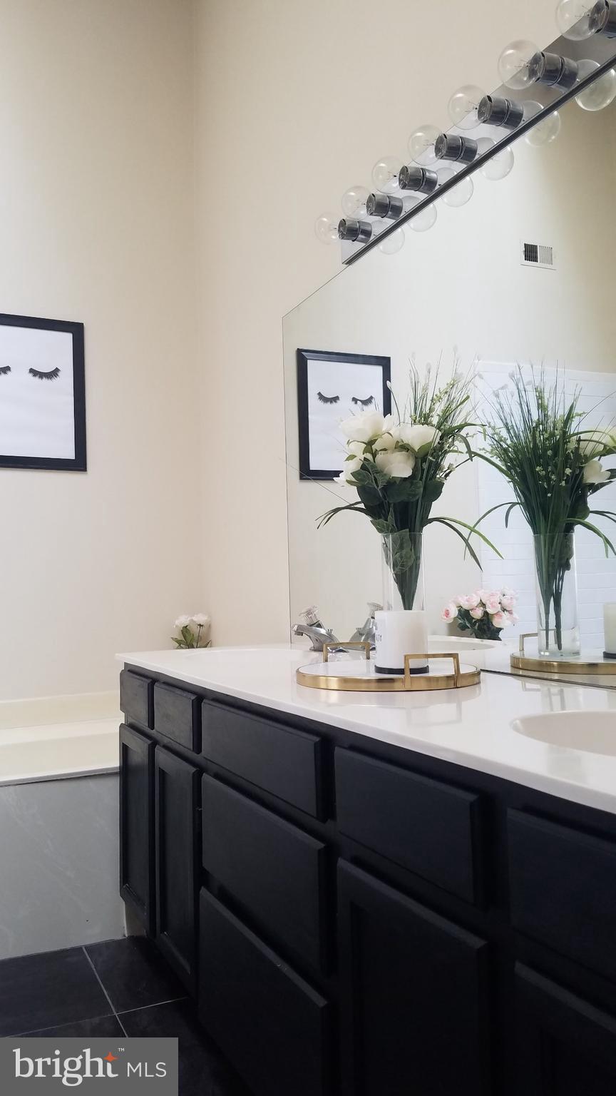 SPRING KNOLL - Residential