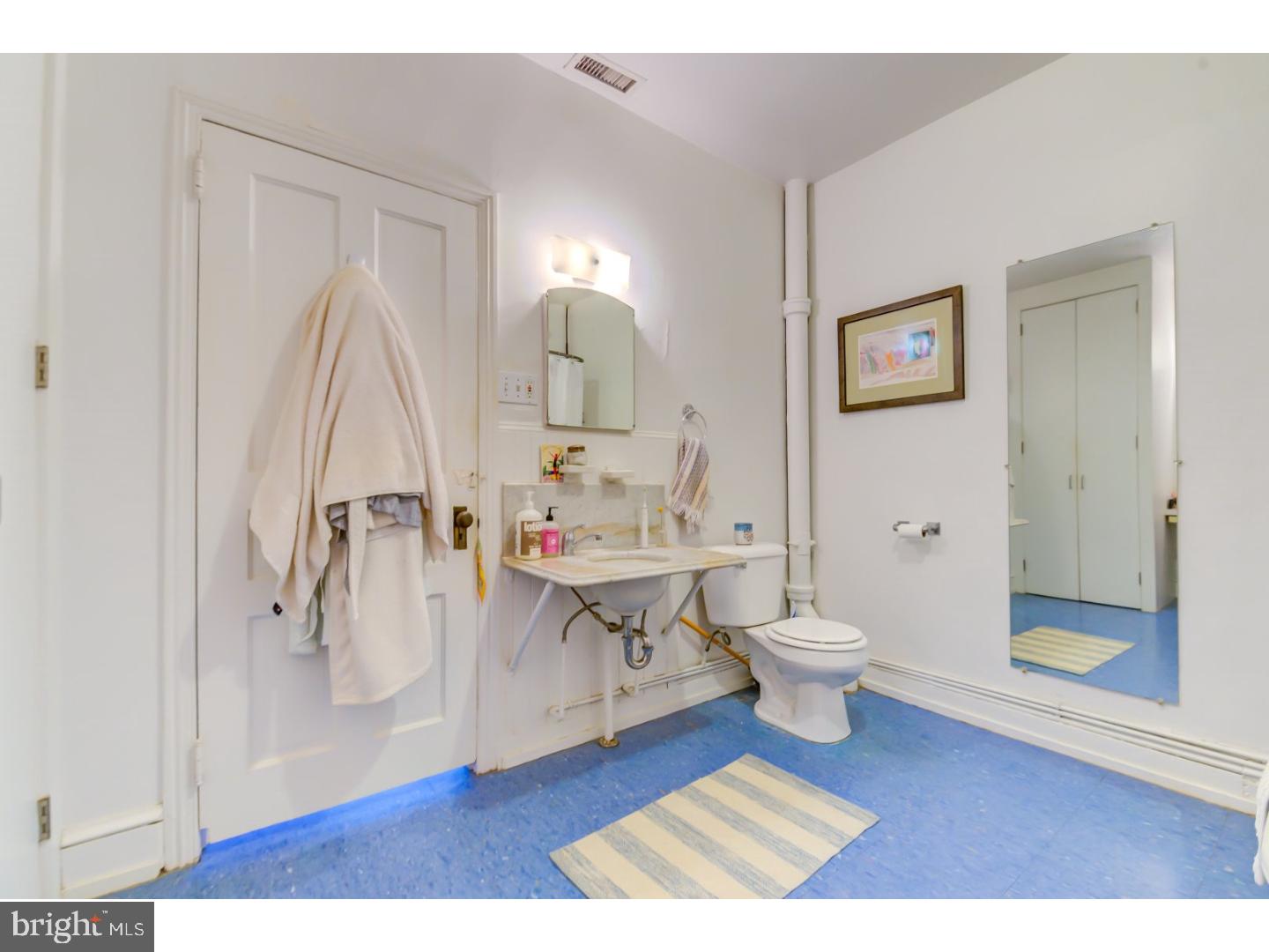 RITTENHOUSE SQUARE - Residential Income