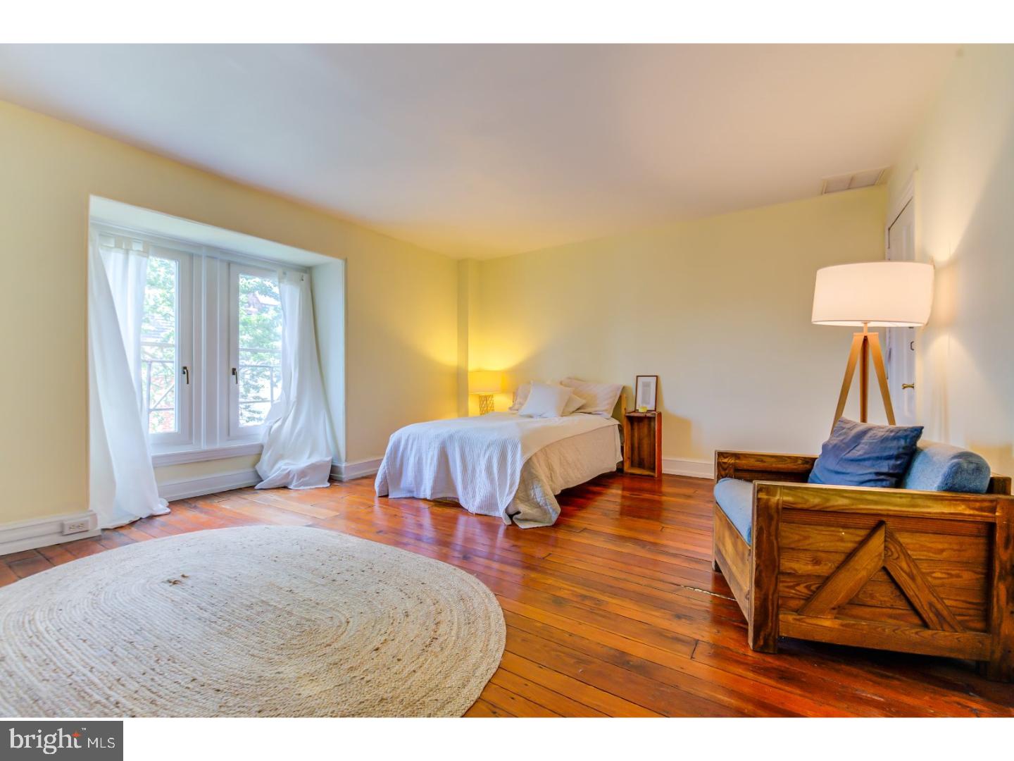 RITTENHOUSE SQUARE - Residential Income