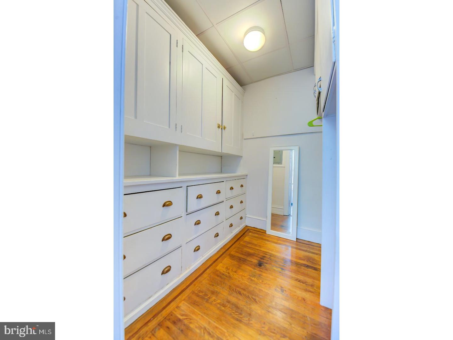 RITTENHOUSE SQUARE - Residential Income