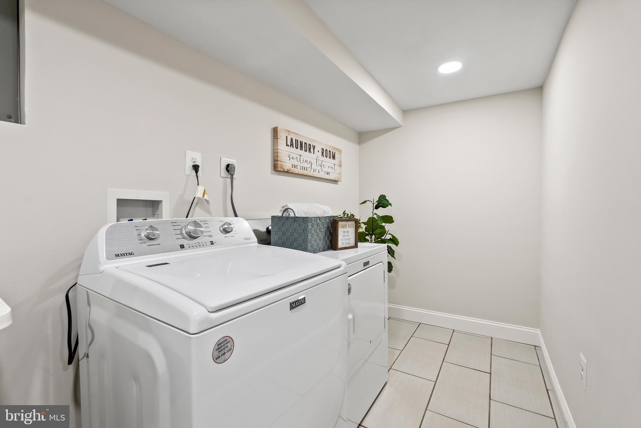 WARWICK VILLAGE - Residential