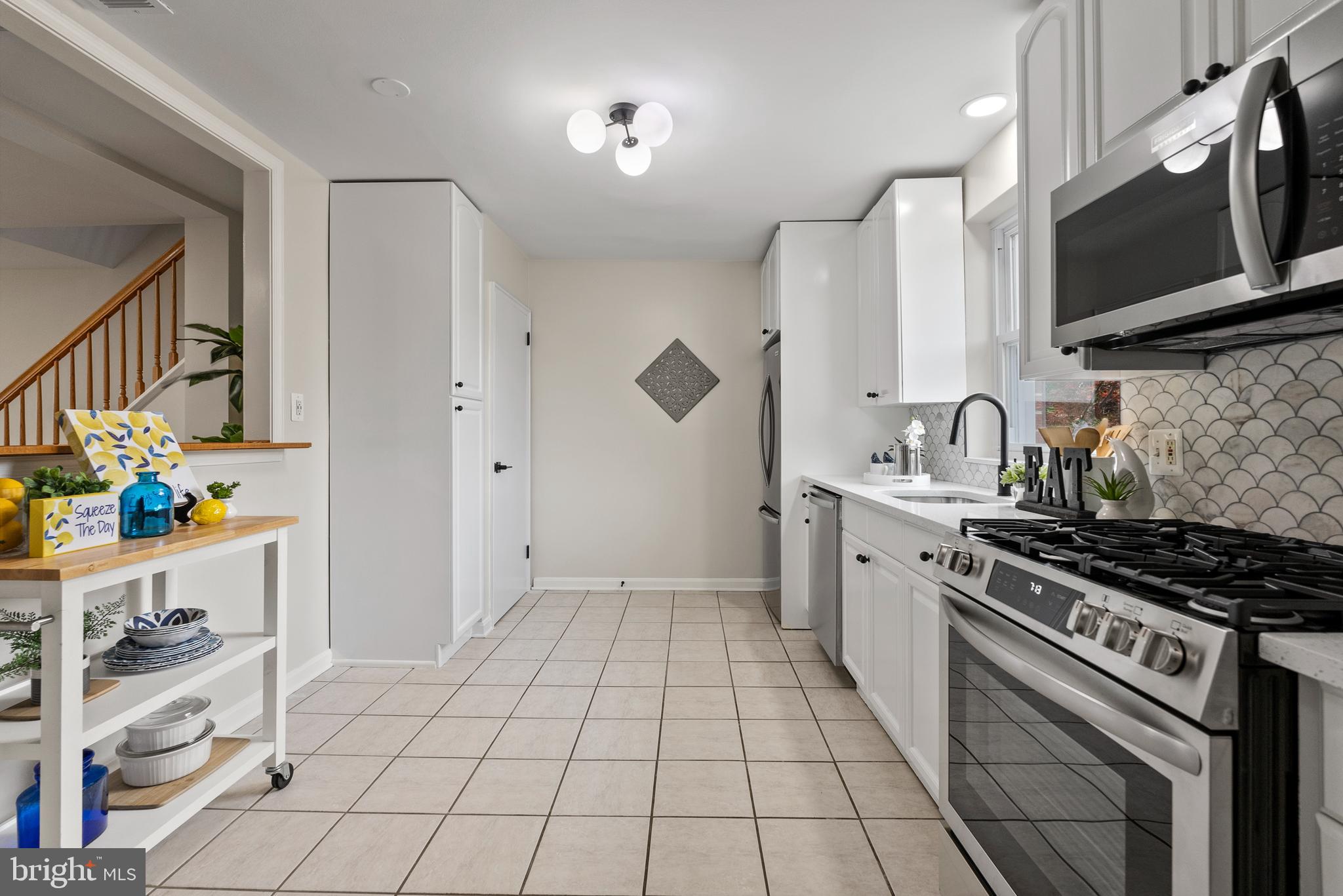 WARWICK VILLAGE - Residential