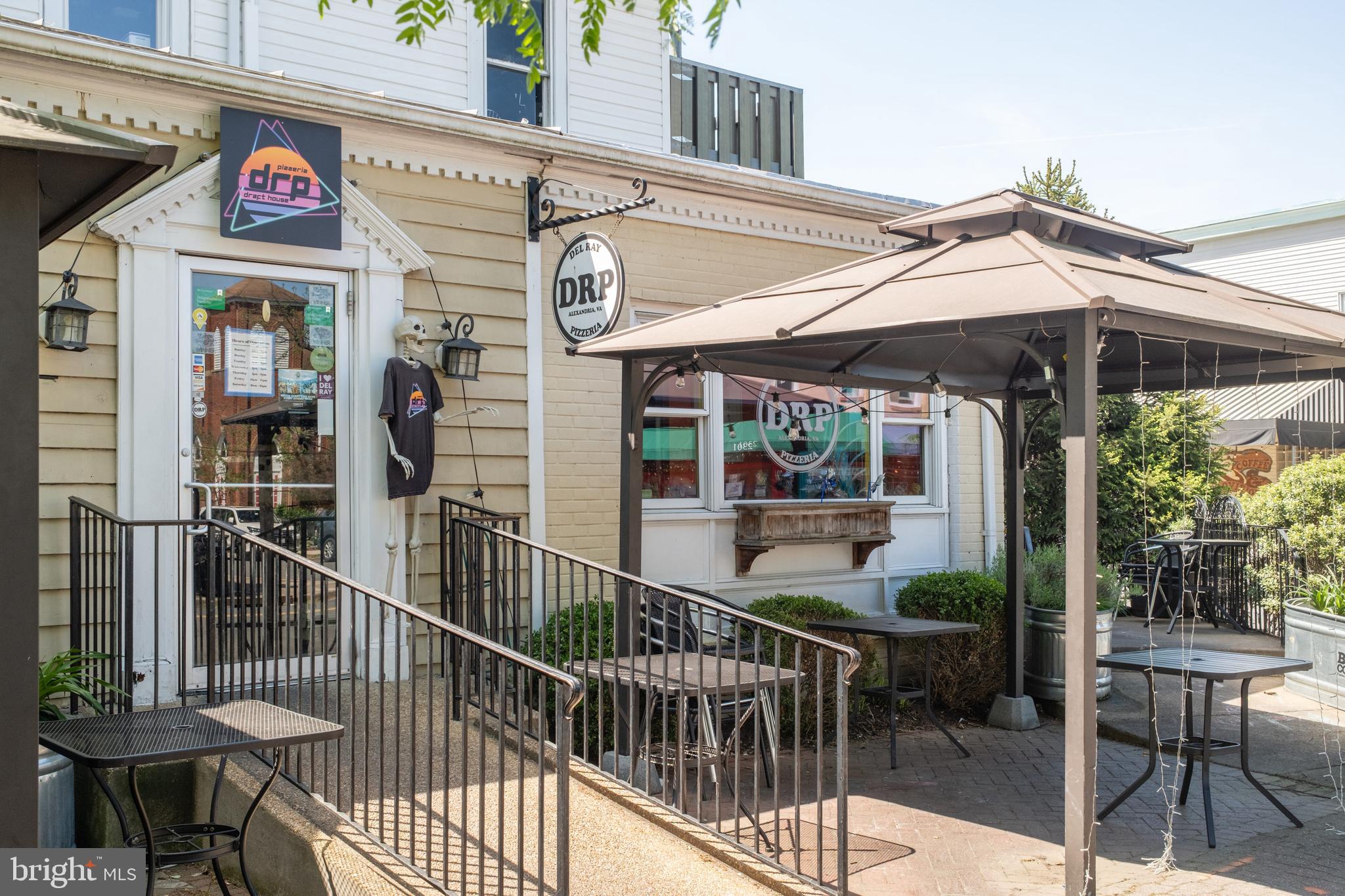 WARWICK VILLAGE - Residential